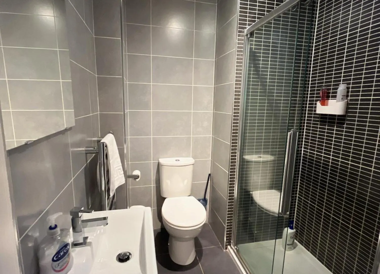 אדינבורו Comfortable One-Bedroom Apartment Free Parking Space